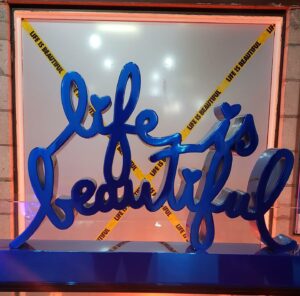 Ayisha Issa Instagram - Take it all in #gratitude @mrbrainwash
.
.
.
.
.
.
.
#portraitphotography #lifeisbeautiful #streetphotography #celavie #life #photography #photooftheday #instagood #instaphoto #ayishaissa #picoftheday Toronto #covid #Canada #art #resinart