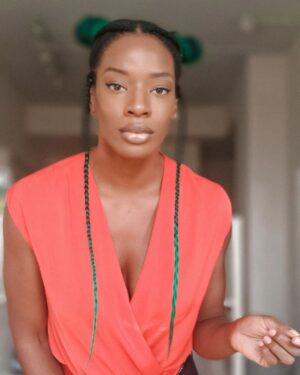 Ayisha Issa Instagram - Oh hi hair 👋 by @colour_me_nat 
.
.
.
.
.
.
.
#actor #fashun #tallgirls #instagood #strongwomen #fashion #heels #ootd #boomerang #shoes #wiwt #wiwtoday #torontobraids #braidstyles #ebonyhairstyles #braidsbraidsbraids #picoftheday #braids #greenbraids #greenbraidinghair #ebonybeauty #ebonyfem #hairstyles #4chair