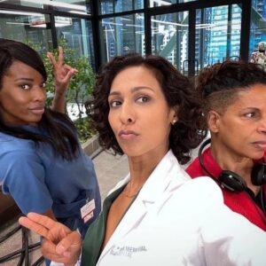 Ayisha Issa Instagram - It's official! Season 3 of Transplant airs in CANADA Sept 23ed on Ctv.

Amoing those joining your favorite medical team this year are Director @thesharonlewis and our new Chief  @therekhasharma 🥳 

#medical #tvshow #drama #medicaldevices #greysanatomy #doctors #doctorlife #nurselife #hospitallife #surgery