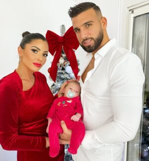 Aymeric Bonnery Instagram - Joyeux Noël 🎄🎁 #Christmas

Ma Femme et Mon fils Ange