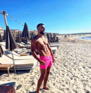 Aymeric Bonnery Instagram - Dernières plages ☀️🏝 

Merci au best coach @kris_bulders pour le boulot 😊

#montpellier #paillote