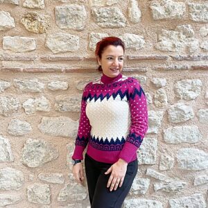 Ayşe Burcu Eren Instagram - Mesela ben sen olamam❗️
Senin de ben olamayacağın gibi✔️

Öyle olabilmesi için;
Önce içimde öldürüp, tekrar tekrar yaşattığım tüm kadınların hayatlarını, senin de teker teker yaşaman gerek📌

Öyleyse işe en başından başla.
Önce kendi içinde, ben sandığın şahsı öldürerek..🎈

Ayşe Burcu Eren

#kimlikler #roller #motivasyon
#farkındalık #çekirgesohbetleri #çekirgesohpetleri
#şiir