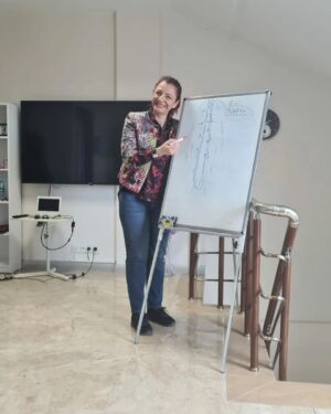 Ayşe Burcu Eren Instagram - 🎈Dersimiz: Profesyonel Bilişsel Koçluk akreditasyonu "Koçlukta T Modeli" 

🎈Bilinçli Farkındalık Eğitiminin ardına Koçluk akreditasyonunda ilerleyen öğrencilerimiz, güçlü bir maratona hazırlanıyorlar.

🎈Kisisel Gelisim Profesyoneli olabilmenin birinci kuralı, öncelikle kendi yolunu aydınlatabilmek için, arayışa çıkıp, yollara düşmektir.

🎈Zira, sen yola çıkarsan, yol sana açılacaktır.

🎈Öyleyse yolunuz açık olsun canlar.🎈💫

@erencoaching & @lideregitimdanismanlik işbirliği ile.💌

#mindfulnesspractitioner #profesyonelbilişselkoçluk 
#profesyonelkoçluk #yaşamkoçluğu #psikoloji
#motivasyon #farkındalık