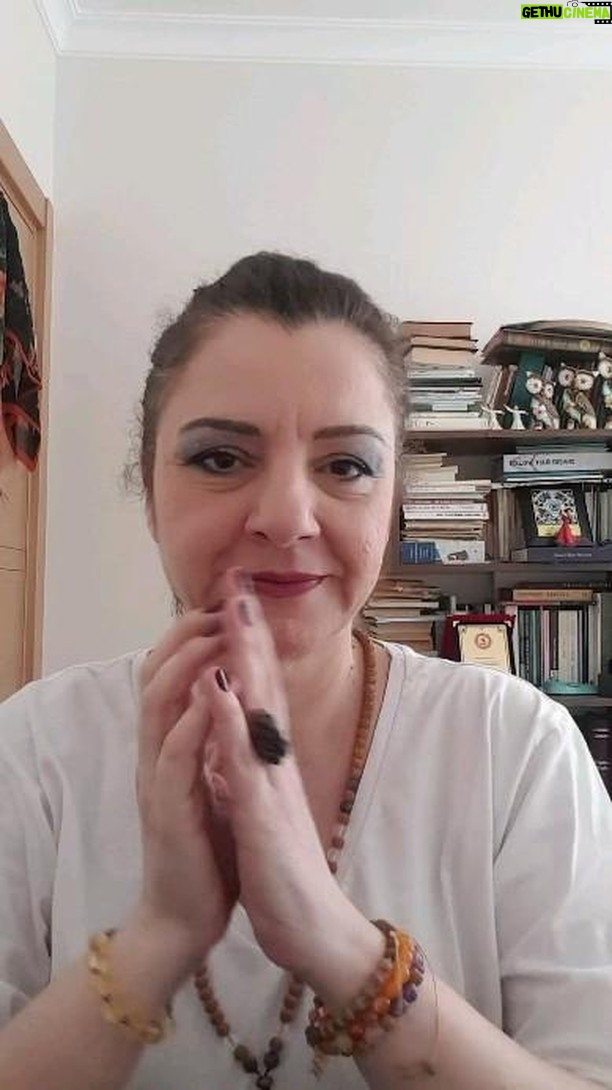 Ayşe Burcu Eren - 651 Likes - Kalpten bağ kurduğunda; değil yalnız, çok (fazla) hissedeceksin.❤️🦋
#sevgi #aşk #ilişki #psikoloji #yalnızlık #kalp #bağkurmak