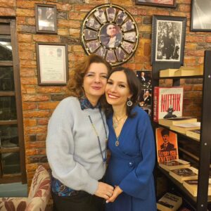 Ayşe Burcu Eren Instagram - 🦋Bir ışık işçisi olmanın tek şartı; kalpleri sevgiyle doldurmaktır.

Dolsun o halde..🎈

@duygutunc81

#sevgi #ışık #kalp #arkadaş #kutlama