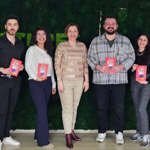 Ayşe Burcu Eren Instagram - @satisinnlpsi kitabımız, @webtures ekibi ile buluştu.

Sevgili @kaangulten in @ceresyayinlari tarafından çıkan #girişimcikafasıyladüşün kitabını kutladık.

Kurum kültürünü her zaman takdir ettiğim ve tüm eğitimlerde dillendirdigim @kaangulten ve ekibi, dijital anlamda geleceği hızla biçimlendiriyorlar.

Birlikte çalıştığımız Takıımdaşlık - Etkin Liderlik ve İletişim Eğitimleri ile;  @satisinnlpsi kitabımızın içeriğini harmanlayacak olan bu muhteşem takıma, geleceğin dünyasında nice başarılar diliyorum.💃

Sevgili @korayinan_ ile birlikte yazmış olduğumuz, @ceresyayinlari tarafından basılan kitabımız @satisinnlpsi; kurumsal eğitim modülü ile, iş dünyasında fark yaratmaya devam ediyor.

@aysetugbadedeoglu @korayinan_ @kaangulten @ceresyayinlari @satisinnlpsi

@webtures @webturesmobile @webturessocial @webturesakademi