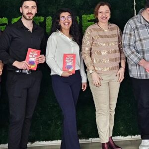 Ayşe Burcu Eren Instagram - @satisinnlpsi kitabımız, @webtures ekibi ile buluştu.

Sevgili @kaangulten in @ceresyayinlari tarafından çıkan #girişimcikafasıyladüşün kitabını kutladık.

Kurum kültürünü her zaman takdir ettiğim ve tüm eğitimlerde dillendirdigim @kaangulten ve ekibi, dijital anlamda geleceği hızla biçimlendiriyorlar.

Birlikte çalıştığımız Takıımdaşlık - Etkin Liderlik ve İletişim Eğitimleri ile;  @satisinnlpsi kitabımızın içeriğini harmanlayacak olan bu muhteşem takıma, geleceğin dünyasında nice başarılar diliyorum.💃

Sevgili @korayinan_ ile birlikte yazmış olduğumuz, @ceresyayinlari tarafından basılan kitabımız @satisinnlpsi; kurumsal eğitim modülü ile, iş dünyasında fark yaratmaya devam ediyor.

@aysetugbadedeoglu @korayinan_ @kaangulten @ceresyayinlari @satisinnlpsi

@webtures @webturesmobile @webturessocial @webturesakademi