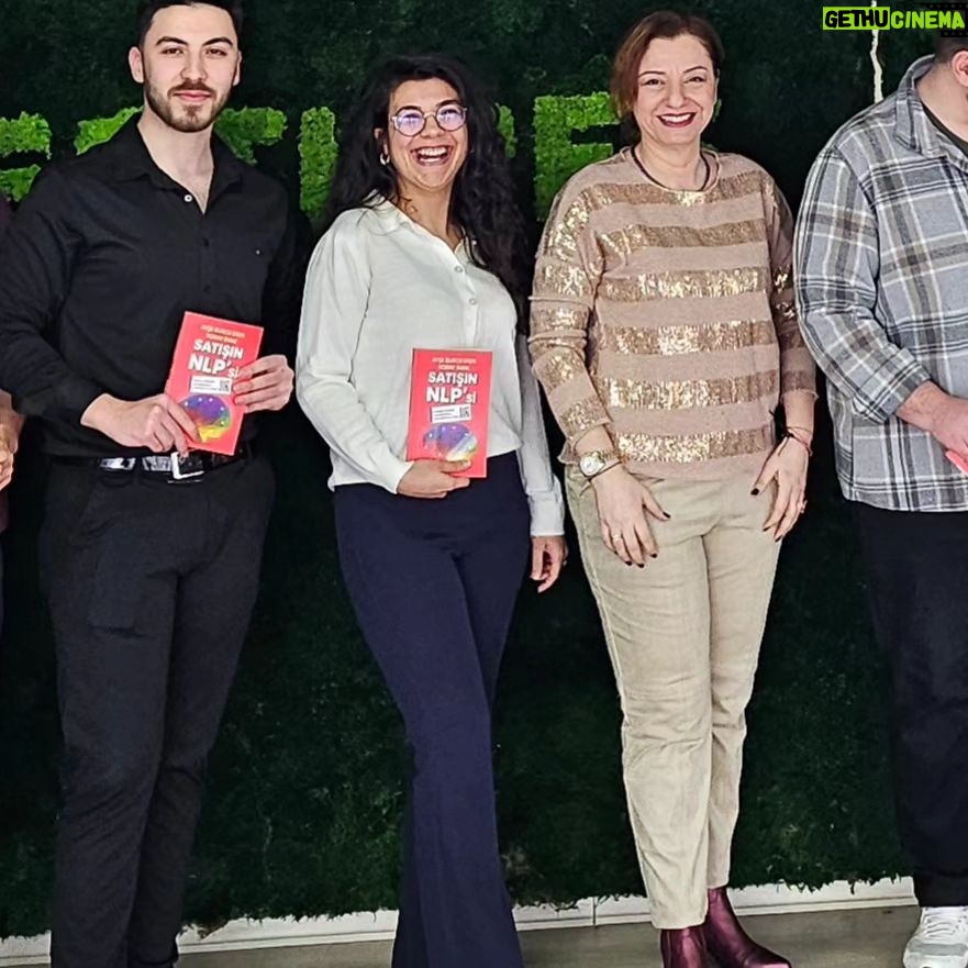 Ayşe Burcu Eren - 128 Likes - @satisinnlpsi kitabımız, @webtures ekibi ile buluştu.
Sevgili @kaangulten in @ceresyayinlari tarafından çıkan #girişimcikafasıyladüşün kitabını kutladık.
Kurum kültürünü her zaman takdir ettiğim ve tüm eğitimlerde dillendirdigim @kaangulten ve ekibi, dijital anlamda geleceği hızla biçimlendiriyorlar.
Birlikte çalıştığımız Takıımdaşlık - Etkin Liderlik ve İletişim Eğitimleri ile; @satisinnlpsi kitabımızın içeriğini harmanlayacak olan bu muhteşem takıma, geleceğin dünyasında nice başarılar diliyorum.💃
Sevgili @korayinan_ ile birlikte yazmış olduğumuz, @ceresyayinlari tarafından basılan kitabımız @satisinnlpsi; kurumsal eğitim modülü ile, iş dünyasında fark yaratmaya devam ediyor.
@aysetugbadedeoglu @korayinan_ @kaangulten @ceresyayinlari @satisinnlpsi
@webtures @webturesmobile @webturessocial @webturesakademi