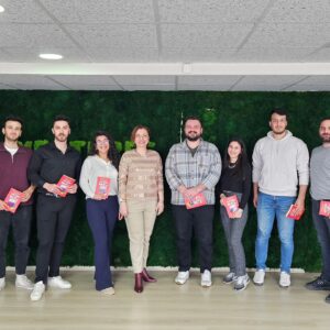 Ayşe Burcu Eren Instagram - @satisinnlpsi kitabımız, @webtures ekibi ile buluştu.

Sevgili @kaangulten in @ceresyayinlari tarafından çıkan #girişimcikafasıyladüşün kitabını kutladık.

Kurum kültürünü her zaman takdir ettiğim ve tüm eğitimlerde dillendirdigim @kaangulten ve ekibi, dijital anlamda geleceği hızla biçimlendiriyorlar.

Birlikte çalıştığımız Takıımdaşlık - Etkin Liderlik ve İletişim Eğitimleri ile;  @satisinnlpsi kitabımızın içeriğini harmanlayacak olan bu muhteşem takıma, geleceğin dünyasında nice başarılar diliyorum.💃

Sevgili @korayinan_ ile birlikte yazmış olduğumuz, @ceresyayinlari tarafından basılan kitabımız @satisinnlpsi; kurumsal eğitim modülü ile, iş dünyasında fark yaratmaya devam ediyor.

@aysetugbadedeoglu @korayinan_ @kaangulten @ceresyayinlari @satisinnlpsi

@webtures @webturesmobile @webturessocial @webturesakademi