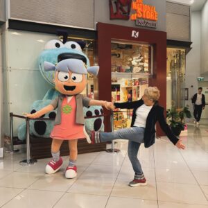 Ayşe Erbulak Instagram - Bugün günlerden EK2 sınıfımız.
ErbulakKidzania 2. Sınıfı Performans günü…
2023-2024 sezonuna veda ama 2024-2025 sezonuna hazırlık:)
Başta @kidzaniaistanbul @meralmiryammolinas  @etimurr ve  @evrengokalp @tugbatuzmen ve isimleri buraya sığmayacak ama gönlümüze kazınmış tüm ekibe,
@selennozgurr @damlasuisci @baharelden @firathalisdemiir @dumluhande @nurardakoc  ekibimize
Öğrencilerimize ve ailelerine çok ama çok teşekkür ederiz:)
@erbulaksevinc @daghankulegec @ozdenozgurdal