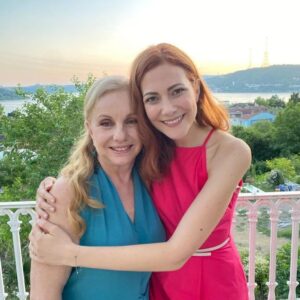 Ayşen İnci Instagram - Böyle bir kızım gerçekten olsaydı keşke.