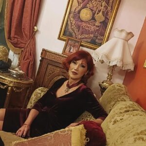 Ayşenur Yazıcı Instagram - @_dreamansion_  Büyükada bir konak! Ama nasıl tarihi güzellikler içinde anlatamam. Doğumgünü daveti olmasaydı keşfedemeyecektim. Odaları, yemekleri, manzarası huzuru efsane. 
@pinarsimon @zeynep_kasimlioglu @ipekkirpiklerim ve nice dostla çok güzel bir gün geçirdik. Yılbaşı için de rezervasyon yapıyormuş... Mutlaka sayfasına göz atın, burası bir huzur cennet parçası 
@gul.sen34 @canylmaz_sebnem