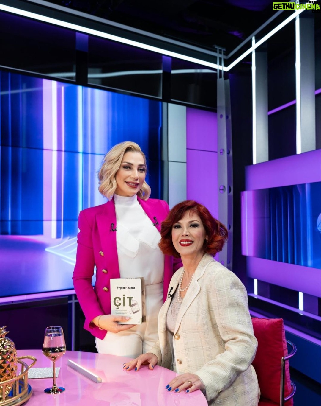 Ayşenur Yazıcı - 672 Likes - Bu akşam 03.03.2024 Pazar saat 21 de https://www.ekoturk.com/canli-yayin/ ekotürk'te canlı yayında izleyebilirsiniz. @ozlemesraada @didemtaslan ve ben ne güzel geçmişi ve şimdiyi konuştuk
@ekoturktv