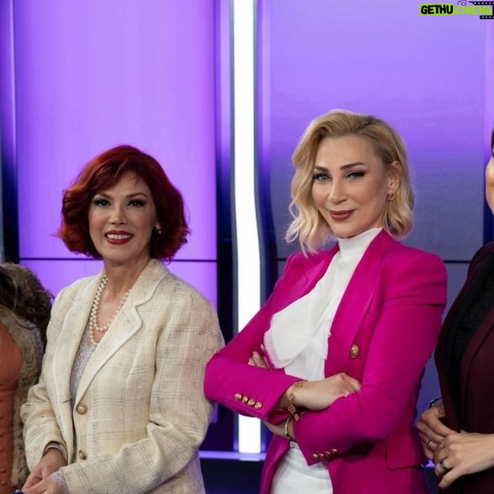 Ayşenur Yazıcı - 672 Likes - Bu akşam 03.03.2024 Pazar saat 21 de https://www.ekoturk.com/canli-yayin/ ekotürk'te canlı yayında izleyebilirsiniz. @ozlemesraada @didemtaslan ve ben ne güzel geçmişi ve şimdiyi konuştuk
@ekoturktv