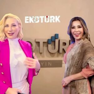 Ayşenur Yazıcı Instagram - Breaking News⚡️💥🌪️🌥️☔️💦⛱️🎥📺🎞️🟪🕘 öncelikle değerli televizyon dehamız @aysenuryaziciaysenur 💰yeniden ekranlarda 👏👏🧿veee bizim @perapalacehotel  toplantımızın ,çok ses getiren etkinliğini Ana habere 📺 taşıdı😂😂😂🙃 :)). @cumhuriyetinguclukadinlari 💃nın da katıldığı bu dönem etkinliği sanırım çok alkış aldı👏👏👏 Bu ara da #ekotürk yayîn kanalından ben de sunuculuk teklifi aldım...Hangi haberi mi sunacağım??? sayfaları  kaydırınca sanırım anlaşılacak😉Ôzlem cim 🌷@ozlemesraada ❤️ inan bana büyük bir transfer parası teklif ettiler💰💰💰 pek ön planda olmayı sevmesem de;🥹 5 milyon 💰💰💰a HAYIR diyemedim... Yalnız ,sana üzücü bir haberim var🥲🥲Yarın ,masan da bir zarf bulacaksın. Yüreğine inmesin 😭😭diye ben şimdiden söylüyorum içinde yazılanları...Kibarca 3 kelime🎥📺 YOU ...ARE ....FIRED.😩😩😈❌ transfer parasından sana da veririm benim gönlüm zengin canım😂😂😂😂😉🌷💐❤️ #pembemasa 🌸