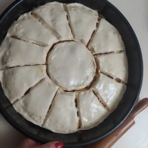 Ayşenur Yazıcı Instagram - Pırasalı börek bu saatte yenir mi? Yenilmeeeez... 14 gündür yeni versiyon grip yüzünden bir deri bir kemik kalanlar tadına bakabilir