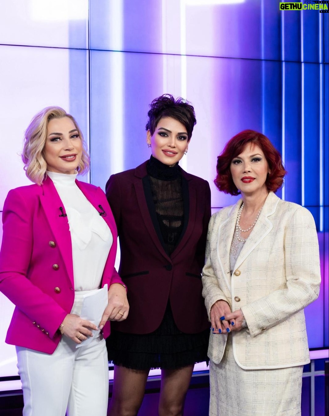Ayşenur Yazıcı - 672 Likes - Bu akşam 03.03.2024 Pazar saat 21 de https://www.ekoturk.com/canli-yayin/ ekotürk'te canlı yayında izleyebilirsiniz. @ozlemesraada @didemtaslan ve ben ne güzel geçmişi ve şimdiyi konuştuk
@ekoturktv