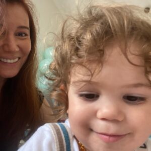 Aysun Metiner Instagram - Benim güzel kuzum Alp ayın 3 ü perşembe günü 2 yaşına bastı ama bugün kutladık🥰 Günler ne de çabuk geçiyor🧿 Ben doğurmuş olsam anca bu kadar sevebilirim bu tontiyi😍Canımın içi bebeğim, iyi ki doğdun, canımıza can kattın, nice birlikte yıllara inşallah🙏 Ben❤️Alp