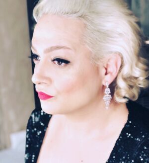 Ayta Sözeri Instagram - @aytasozeri  #aytasözeri #yılıneniyitürksanatmüziğikadınsanatçısı #büklümbüklüm #yanayımyanayımateşlerdeyanayım #actresslife #film #movie #turkishactress #singing #acting #music #musician #engüclükadın #woman #stage #ailearasında #paramparca #kayıpsehir #siyad #sadrialisiködülleri #eniyiyardimcikadinoyucu #worldwide #world #celebrity  #talented #istanbul #turkey #berlin #germany🧿