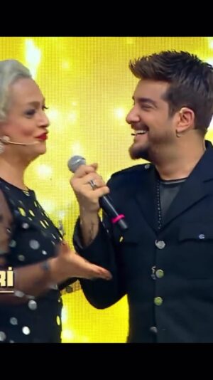 Ayta Sözeri Instagram - @aytasozeri  #aytasözeri @benimlesoylefox #yılıneniyitürksanatmüziğikadınsanatçısı #büklümbüklüm #yanayımyanayımateşlerdeyanayım #actresslife #film #movie #turkishactress #singing #acting #music #musician #engüclükadın #woman #stage #ailearasında #paramparca #kayıpsehir #siyad #sadrialisiködülleri #eniyiyardimcikadinoyucu #worldwide #world #celebrity  #talented #istanbul #turkey #berlin #kostüm @seamodacom 🧿