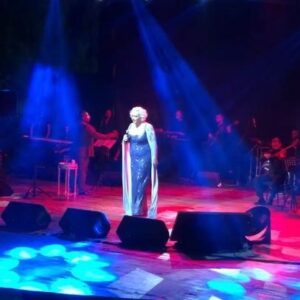 Ayta Sözeri Instagram - @aytasozeri  #aytasözeri  #iyipazarlar #yılıneniyitürksanatmüziğikadınsanatçısı #büklümbüklüm #yanayımyanayımateşlerdeyanayım #actresslife #film #movie #turkishactress #singing #acting #musically #engüclükadın #woman #stage #ailearasında #paramparca #kayıpsehir #siyad #sadrialisiködülleri #eniyiyardimcikadinoyucu #worldwide #world #celebrity  #talented #istanbul #turkey #berlin #kostüm @muammerketenciofficial🧿🐞