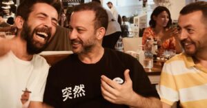 Aytaç Uşun Instagram - Yine mi çiçek🧿 @riza_kocaoglu @seckindemirtas