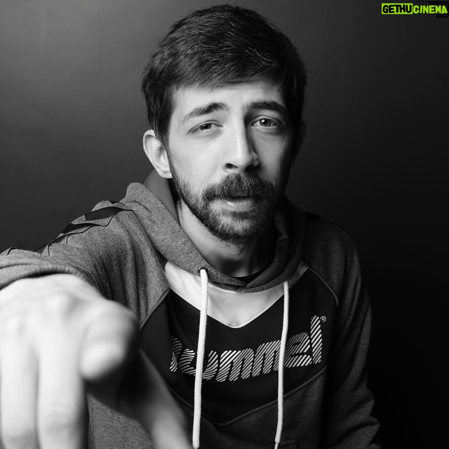Aytaç Uşun - 26.1K Likes - fotoğraf @adnanonal