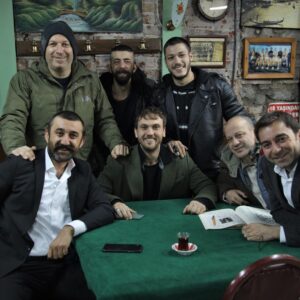 Aytaç Uşun Instagram - #çukur #aileherşeydir #güvenliev