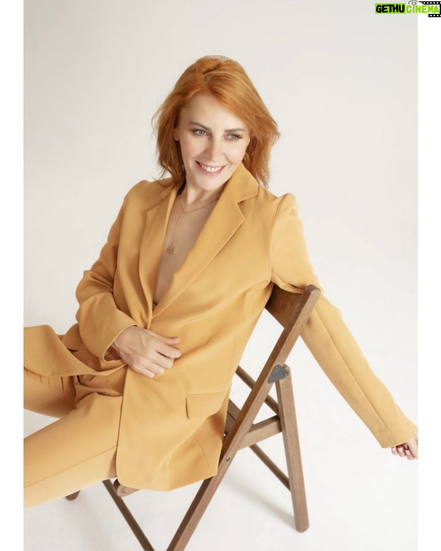 Ayten Soykök - 601 Likes - http://moodboardmags.com/Foto: Emre Yunusoğlu
Styling: Gökçe Kerimoğlu
Saç makyaj: Kardelen Karaytu
