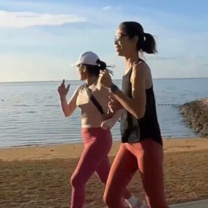Ayu Inten Instagram - Our quality time🩷 @ratihdhamma just simply #happiness

Vidiographer : @okayeti_
#morningrun #Bali #sanur #happmoments #sisters 
#siblinglove #beachvibes #morning #selflove #sunrise #qualitytime #balilife #sanurbali #jogging