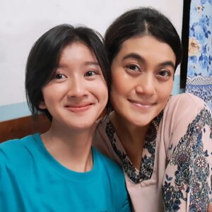 Ayu Inten Instagram - Syuting kali ini berasa piknik Santai,ketawa2 ,ada bayik2 ucull , ngebakso bareng pokoknya happy bgt Makasii yaa kalian 🩷
@ikadihardjoo @qausarhy @kathyindera @ryan.bakri @erlinsarintan @finnbramasta @masayuclara @jasmineelfirabs @haikalmuhammad19 

#setlife #ftvngetop #ftvsctv #starvision #comingsoon #workingwithfun #happymoment