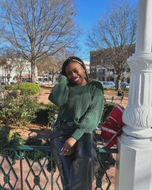 Azaria Carter Instagram - Merry Christmas everyone!! I hope you all have a wonderful and blessed day with all your loved ones!🎄🤗 #christmas #joy #peace #love #justazaria