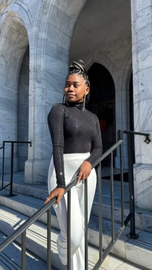 Azaria Carter Instagram - Still reminiscing on how good 2023 was for me! I can’t wait to show you all what I have in store for this year! ✨ #2024 #goalsetting #newyear #blessed #getready #justazaria
