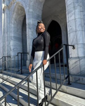 Azaria Carter Instagram - HAPPY NEW YEAR! Here’s to new opportunities, new blessings, breakthroughs, and LIFE! ✨🙌🏾 #newyear #2024 #blessed #glorytogod #justazaria