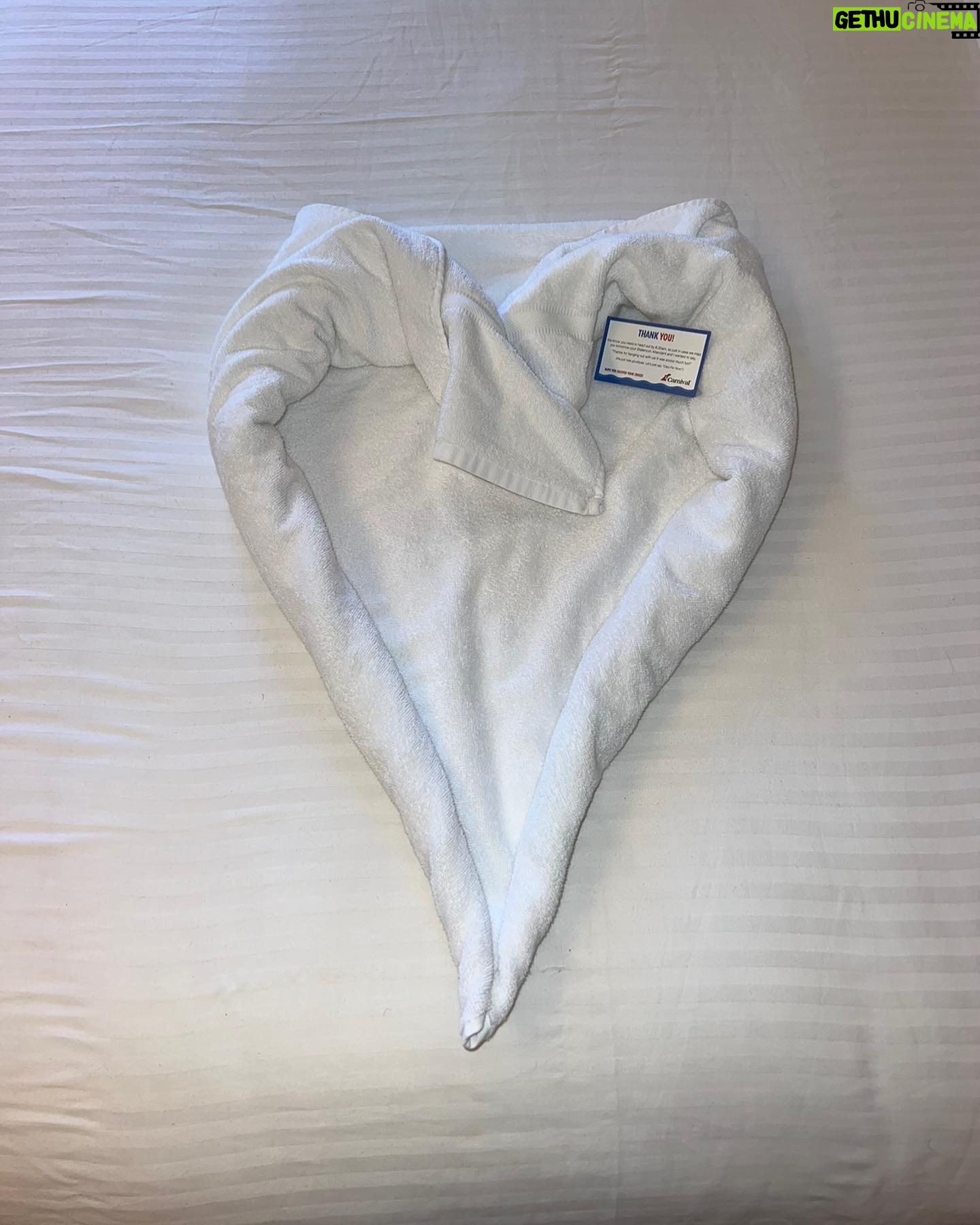 Azaria Carter - 554 Likes - Hey y’all, it’s been a while! Here’s a little life lately dump 🧡….#lifeupdate #checkingin #lasvegas #mexico #travel #peace #joy #memories #justazaria