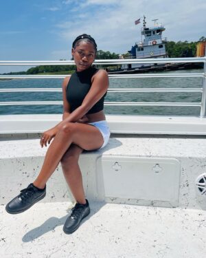 Azaria Carter Instagram - Be authentically you because who’s better at being you than you?🤗 #justazaria