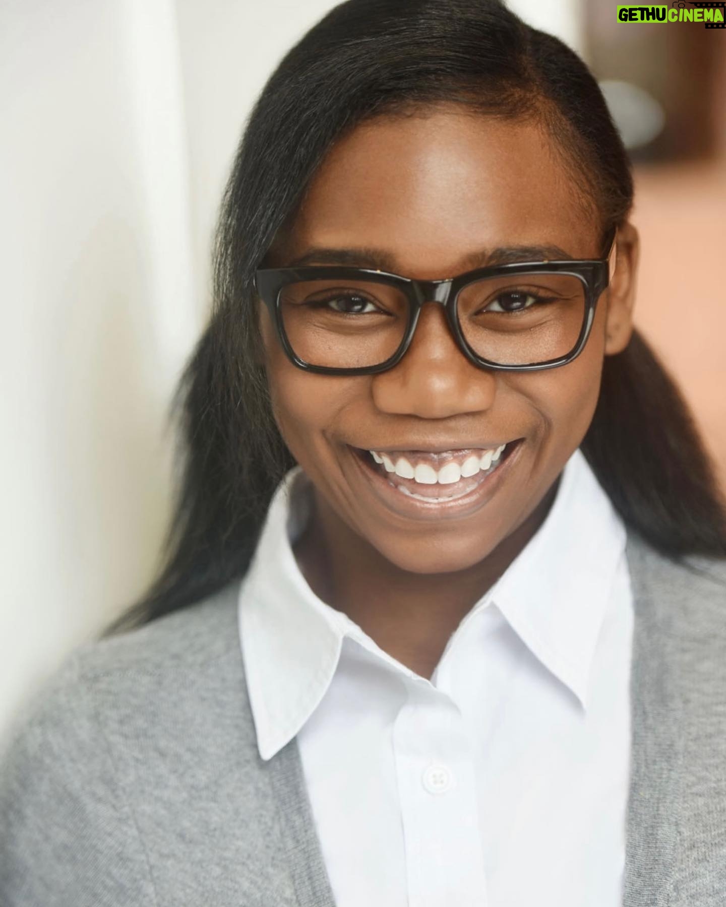 Azaria Carter - 1.4K Likes - “Spread love everywhere you go. Let no one ever come to you without leaving happier.” -Mother Teresa
📸: @iamiracarmichael
#headshot #justazaria