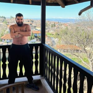 Azis Instagram - Beautiful place Veliko Turnovo ❤️ #azis #азис #velikoturnovo #amazingplace #bestfriends #guests #family
