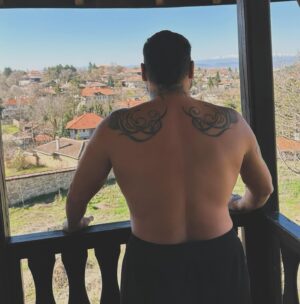 Azis Instagram - Beautiful place Veliko Turnovo ❤️ #azis #азис #velikoturnovo #amazingplace #bestfriends #guests #family