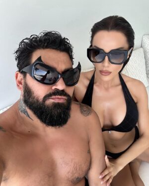 Azis Instagram - Ето това момиче @galena1 С новият си албум разби всички Бг класации! Революция в музиката и представянето на музикален проект.Цял албум и видеоклипове към тях. #GALENAXX Се изкупува за секунди и се прави нов и нов тираж. Горд съм с теб, момиче! Продължавай да пълниш сърцата на хората с хубава музика.ГАЛЕНА Е ЗАКОН! #галена #азис #galena #azis #galenaezakon