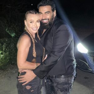 Azis Instagram - Ското ще се видим @violetastaykova Вече ми липсваш❤️❤️❤️ #азис #azis #violetastaykova #igrinavoliata