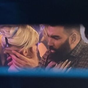 Azis Instagram - “Лудница”. Описание на любов, която те разкъсва и те събира, която искаш и не искаш, любов, с която не можеш и без която не можеш… Която може да те счупи и само тя да бъде способна да те залепи. Една такава.. ненормална, неразбрана, недоизживяна и обсебваща. A blessing and a curse. Взаимоотношения, които си противоречат и са загадка. И оставаш в тази “Лудница”, за да ги разгадаеш, да те обичат и да обичаш още малко…

За мен беше “лудост”, недостижима представа и много смела мечта да работя с краля на поп-фолк музиката! Пожелавам на всеки такава лудост..☺️ Благодаря на Азис, че застана до мен, за доверието, професионализма и отношението! Големите артисти са големи Човеци, I’m convinced!! За мен е чест и се надявам all the hard work we put into that project да ви докосне така, както докосваше нас през целия процес на създаване! 

Обичам всички прекрасни хора, с които работим! Благодаря на продуцентите си, без които нищо от това нямаше да е реалност и на всички замесени професионалисти! Благодарности и към @zubrowka_bulgaria за подкрепата в този емблематичен проект! 

Последната и най-тежка дума е на слушателя. Приятно слушане, дано ви хареса!❤️ #Azis #Lidia #Ludnica