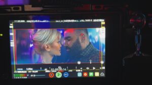 Azis Instagram - “Лудница”. Описание на любов, която те разкъсва и те събира, която искаш и не искаш, любов, с която не можеш и без която не можеш… Която може да те счупи и само тя да бъде способна да те залепи. Една такава.. ненормална, неразбрана, недоизживяна и обсебваща. A blessing and a curse. Взаимоотношения, които си противоречат и са загадка. И оставаш в тази “Лудница”, за да ги разгадаеш, да те обичат и да обичаш още малко…

За мен беше “лудост”, недостижима представа и много смела мечта да работя с краля на поп-фолк музиката! Пожелавам на всеки такава лудост..☺️ Благодаря на Азис, че застана до мен, за доверието, професионализма и отношението! Големите артисти са големи Човеци, I’m convinced!! За мен е чест и се надявам all the hard work we put into that project да ви докосне така, както докосваше нас през целия процес на създаване! 

Обичам всички прекрасни хора, с които работим! Благодаря на продуцентите си, без които нищо от това нямаше да е реалност и на всички замесени професионалисти! Благодарности и към @zubrowka_bulgaria за подкрепата в този емблематичен проект! 

Последната и най-тежка дума е на слушателя. Приятно слушане, дано ви хареса!❤️ #Azis #Lidia #Ludnica