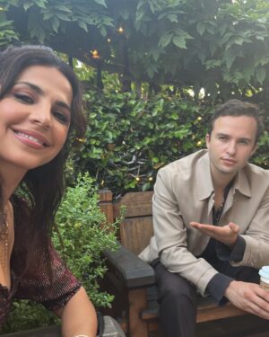 Azita Ghanizada Instagram - Bye bye #Summer. Wish I had a little more space to enjoy you. 

Hello #Fall. 🍂🍾🍷🤎 

#thegrassisgreenerwhereyouwaterit