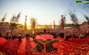 B-Front Instagram - DEFQON.1 HYPE 🔥 where do we meet?
THU 27-6 · The Enlightenment (20:15 - 21:00) BLUE
SAT 29-6 · B-Front 20 YEARS (21:00 - 21:45) UV
SUN 30-6 · B-Freqz (19:00 - 20:00) MAGENTA