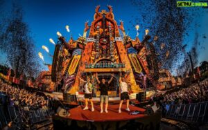 B-Front Instagram - DEFQON.1 HYPE 🔥 where do we meet?
THU 27-6 · The Enlightenment (20:15 - 21:00) BLUE
SAT 29-6 · B-Front 20 YEARS (21:00 - 21:45) UV
SUN 30-6 · B-Freqz (19:00 - 20:00) MAGENTA