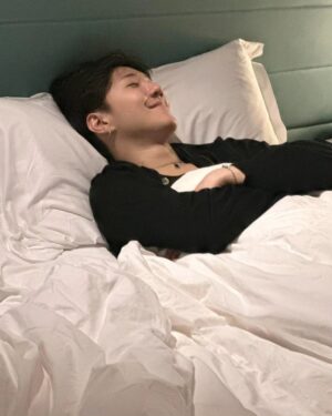 BE'O Instagram - 나 드디어 한국 왔어☺️