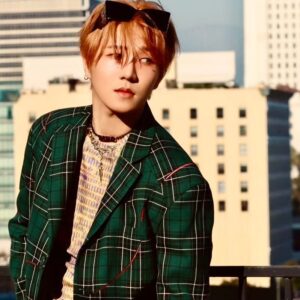 BE'O Instagram - 미쳐버리겠다 잘 듣고 계신가요?🧡