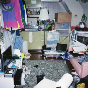 BIM Instagram - ・
遂に俺らCreativeDrugStoreのアルバムが出ました。
結成(俺が強引に？)して11年、それはそれは色んなことがありました。しっかり全員とぶつかってます。笑
細かい感情的なのはふざけたリリックの中に散りばめたのでキャッチしてもらえたら幸いです。

これはラッパーがSNSで言うのはダサい気もするけど、今日だけ。
アルバムを出しても何も変わらないかもしれないけど、何かが変わるかもしれないから出したかったです。でももし、なんにも変わらなくても「このバカ共と最高なアルバムが出せた」って誇れるメンバーと今もこうやって戯れあえてて、
俺は超ラッキーBボーイです。
改めてメンバーの皆さん、サミットスタッフの方々ありがとうございます。
いい景色観たいし、億万長者になりたいけど、みんなとっていう条件付きなので引き続き頑張ります。

こんなことLINEでやれよ。って感じですが、「"Wisteria"ってアルバムを作った1人」がどんな奴なのか、どんな感情なのか少しでも伝わって、アルバムをもっと愛して貰えたらと思ってここに書きました。

13万人のフォロワーの皆さん、全国ツアーで会いましょう！

じゃあ今日もゼルダやります。
(全部7年以上前の写真)