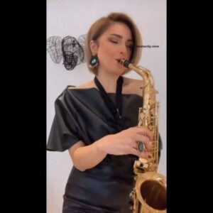 Babak Borzouyeh Instagram - #آدینه به خیر و شادی و  سرشار از انرژی مثبت 
نام  موسیقی سه پنج روزه با صداي زيباي هنرمند عزیز  @leilaesfahani_music
اسم اهنگ : سه پنج روزه 🎼
#بابک_برزویه #عکاس_سینما_تئاتر
#مدیر آموزشگاه سینمایی #شیدنگار
#مدرس_عکاسی
#آموزش_عکاسی #آموزش_آنلاین #تور_عکاسی
#عکاسی_مستند_اجتماعی
#عکاسی_سینما
#عکاسی_تئاتر
#عکاسی_خبری
#عکاسی_میراث_فرهنگی
#عکاسی_صنعتی
#عکاسی_تبلیغاتی
#عکاسی_معماری

#babak_borzouyah #sheednegar
#photographer
#nationaliranianphotograoher 
#cinemaphotographer
#theaterphotography
#culturalheritagephotographer
#industrislphotographer
#andadvertisingphotographe